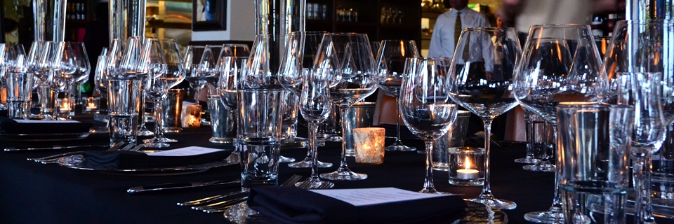 Wine Dinner Bordeaux and Burgundy Crystal Wine Glasses Table Arrangement @Cuvee30A