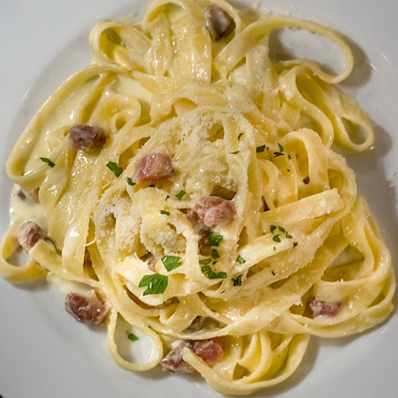 Fettuccine Alfredo, Ribbon Pasta, Cream, Pecorino